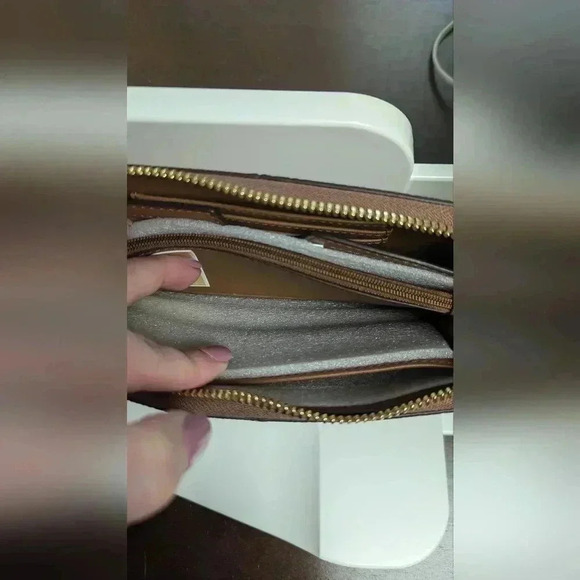 NWT Michael Kors Jet Set Pale Peanut Multi Wallet - Picture 6 of 11